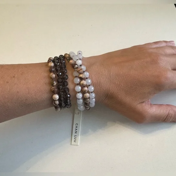 Chan Luu Elegant Brown and White Beaded Necklace - Picture 6 of 10